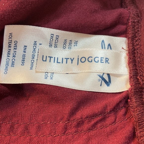 Seven7 Utility Joggers. Maroon. Like New. Size Small. - Picture 5 of 9